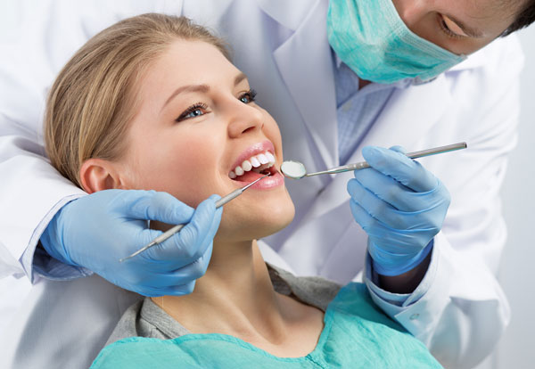 woman at hygienist appoitnment